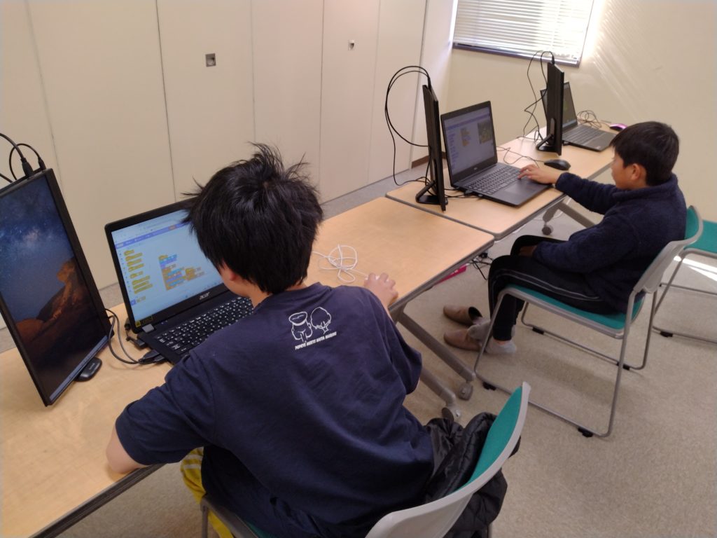 プログラミング教室レッスンの様子