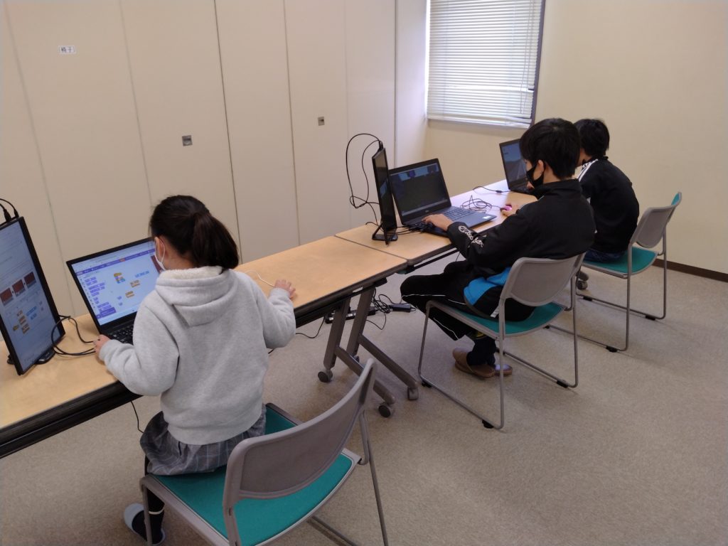 プログラミング教室レッスンの様子