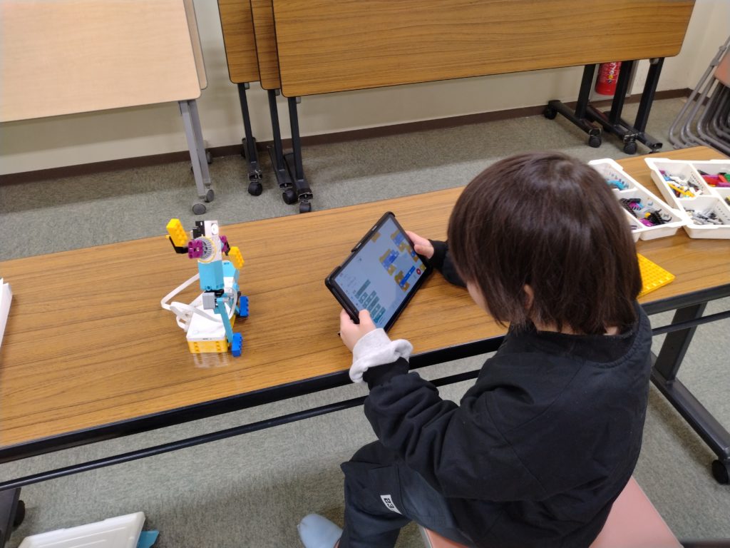 プログラミング教室レッスンの様子
