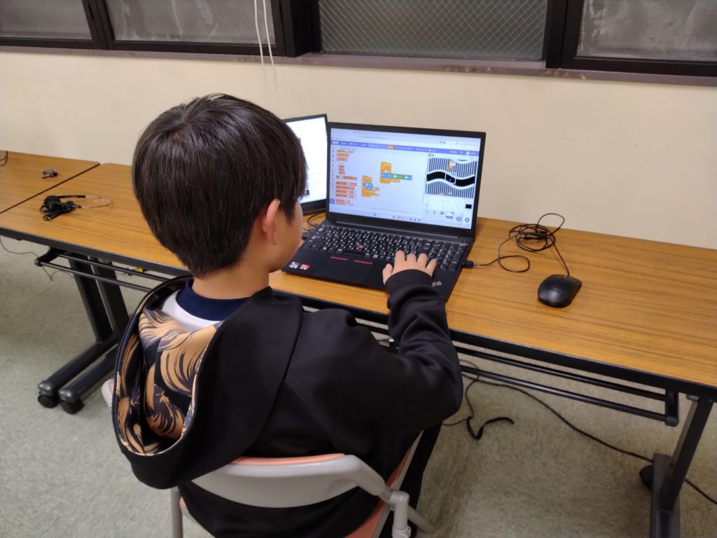 プログラミング教室レッスンの様子