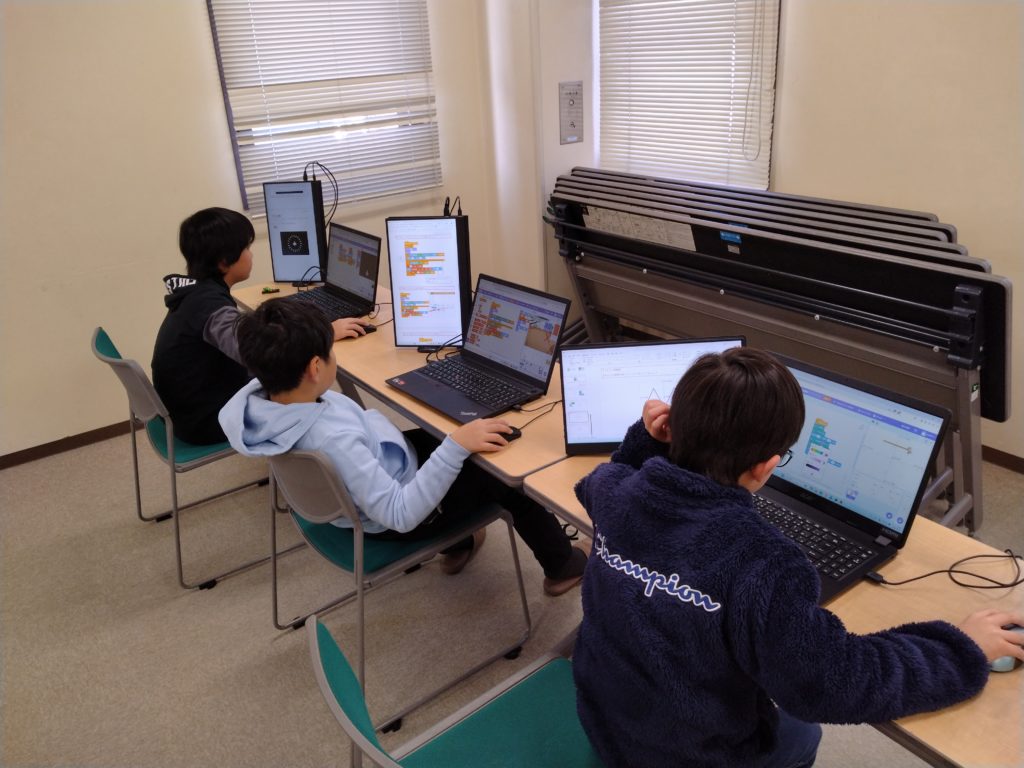プログラミング教室レッスンの様子