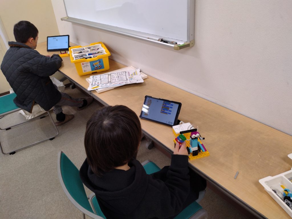 プログラミング教室レッスンの様子