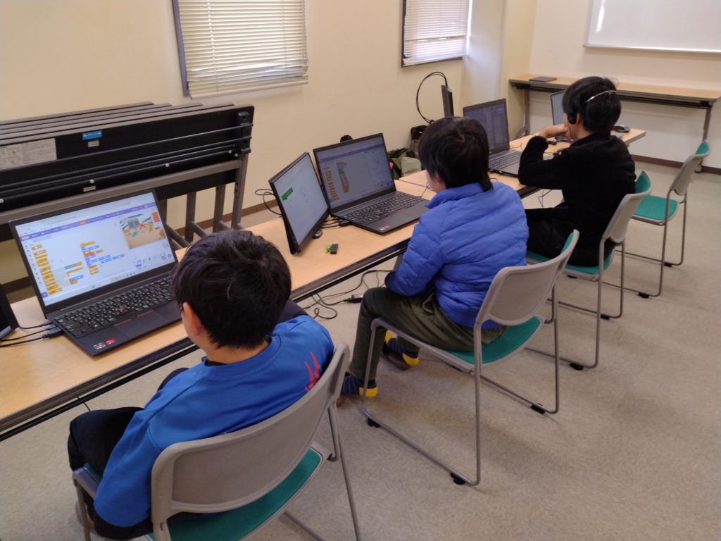 プログラミング教室レッスンの様子