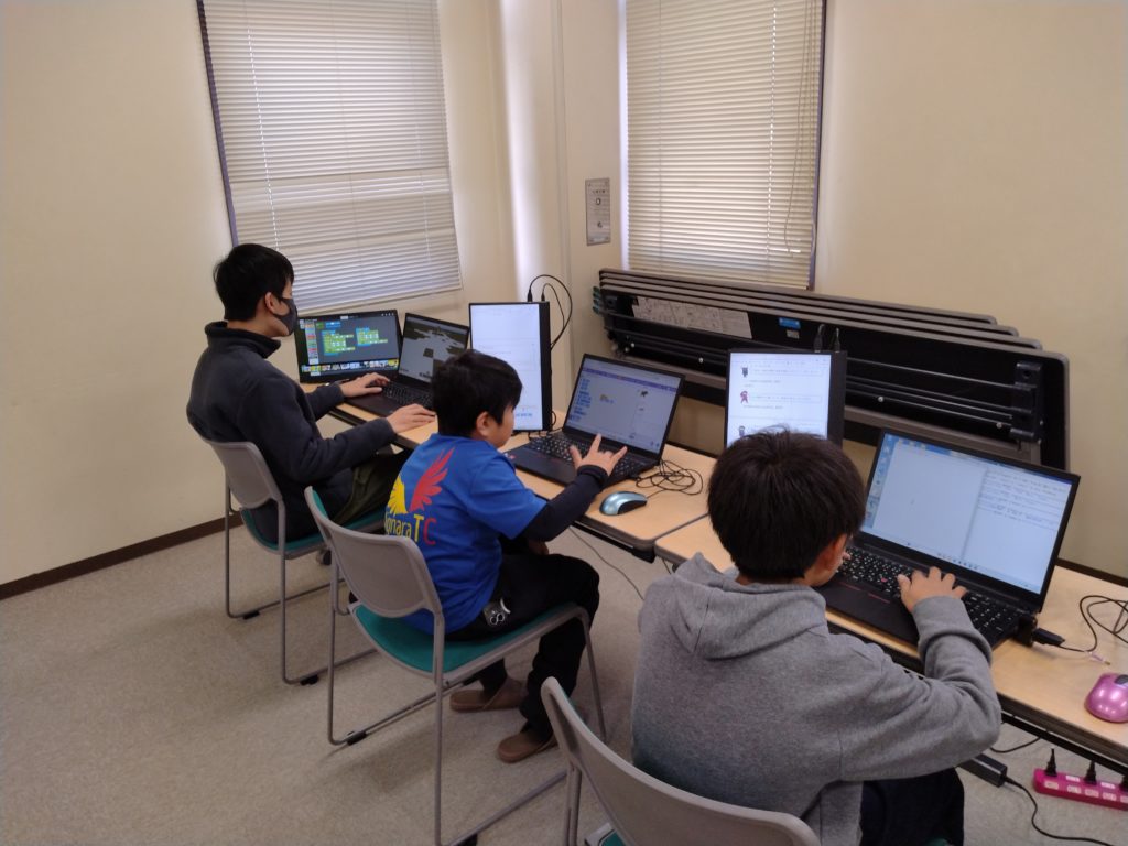 プログラミング教室レッスンの様子