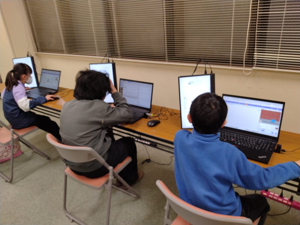 プログラミング教室レッスンの様子