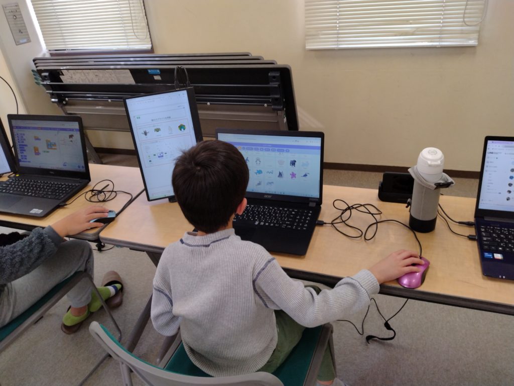 プログラミング教室レッスンの様子
