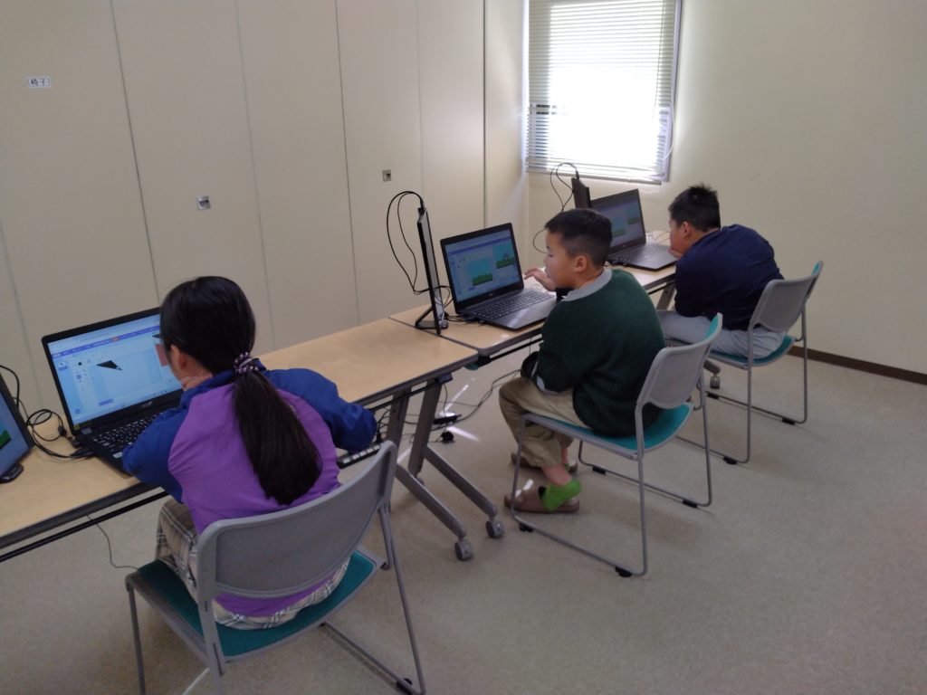 プログラミング教室レッスンの様子