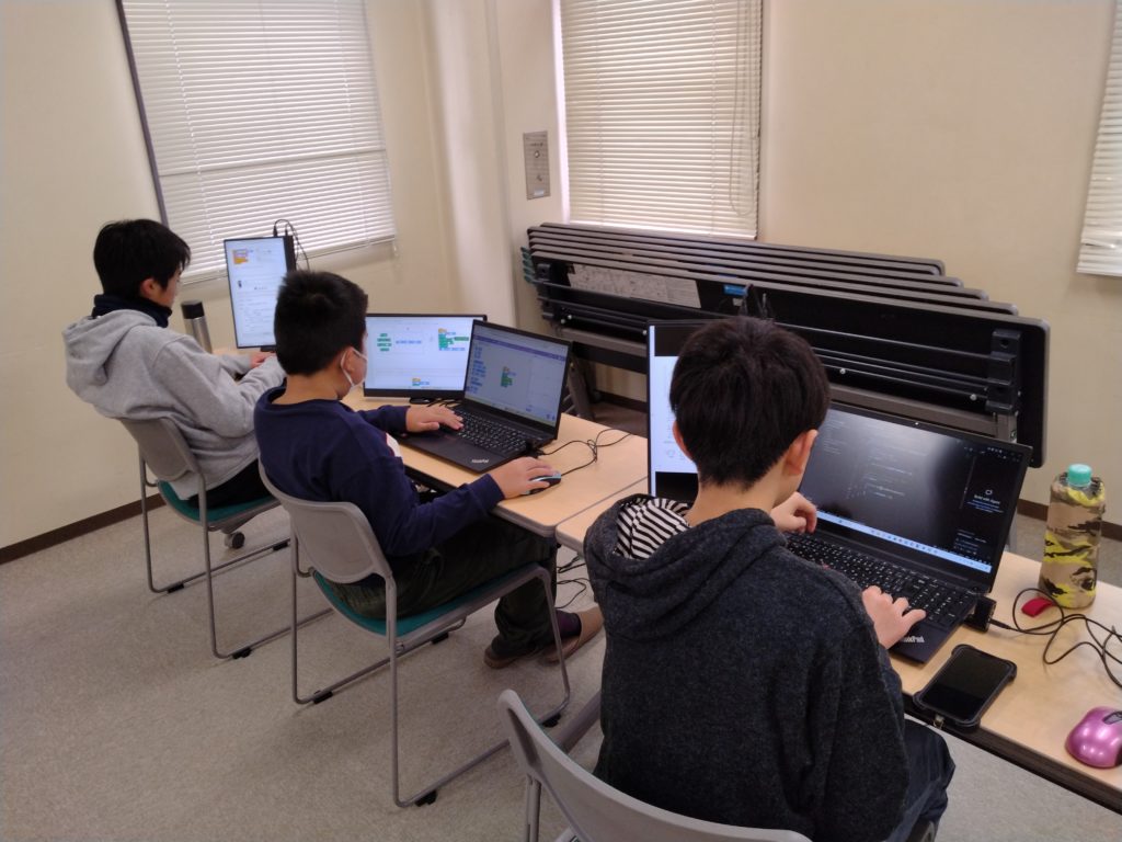 プログラミング教室レッスンの様子