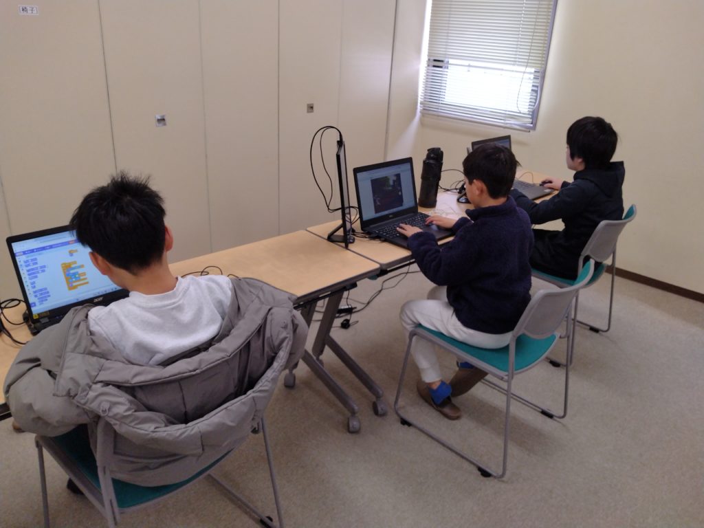 プログラミング教室レッスンの様子