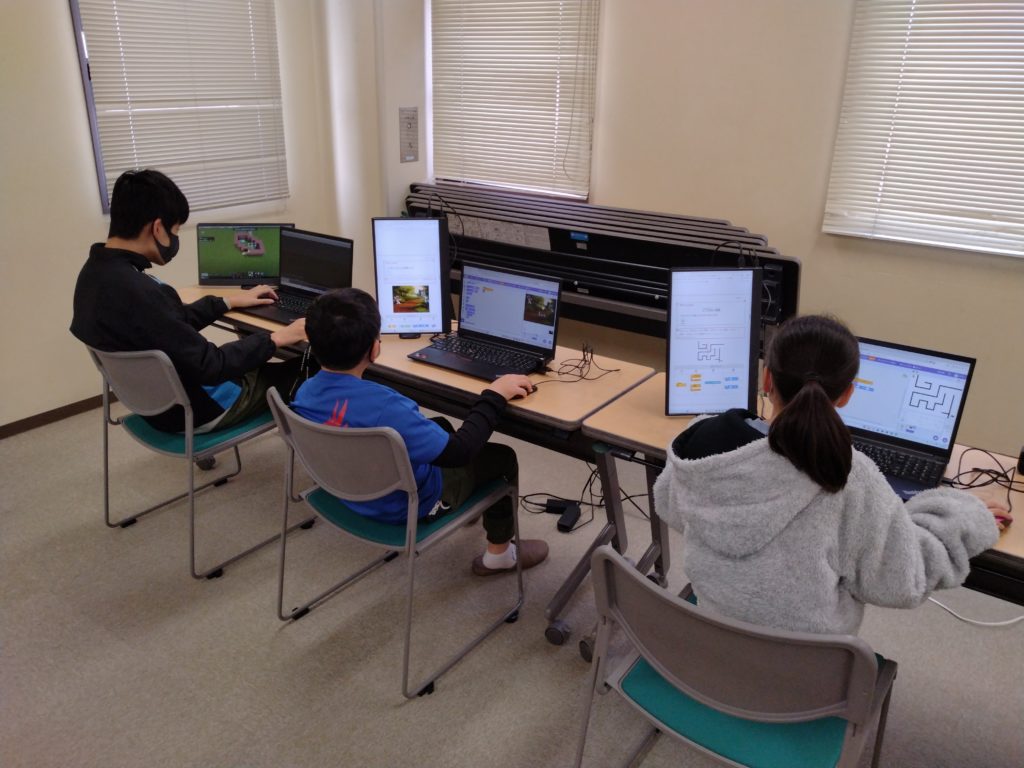 プログラミング教室レッスンの様子