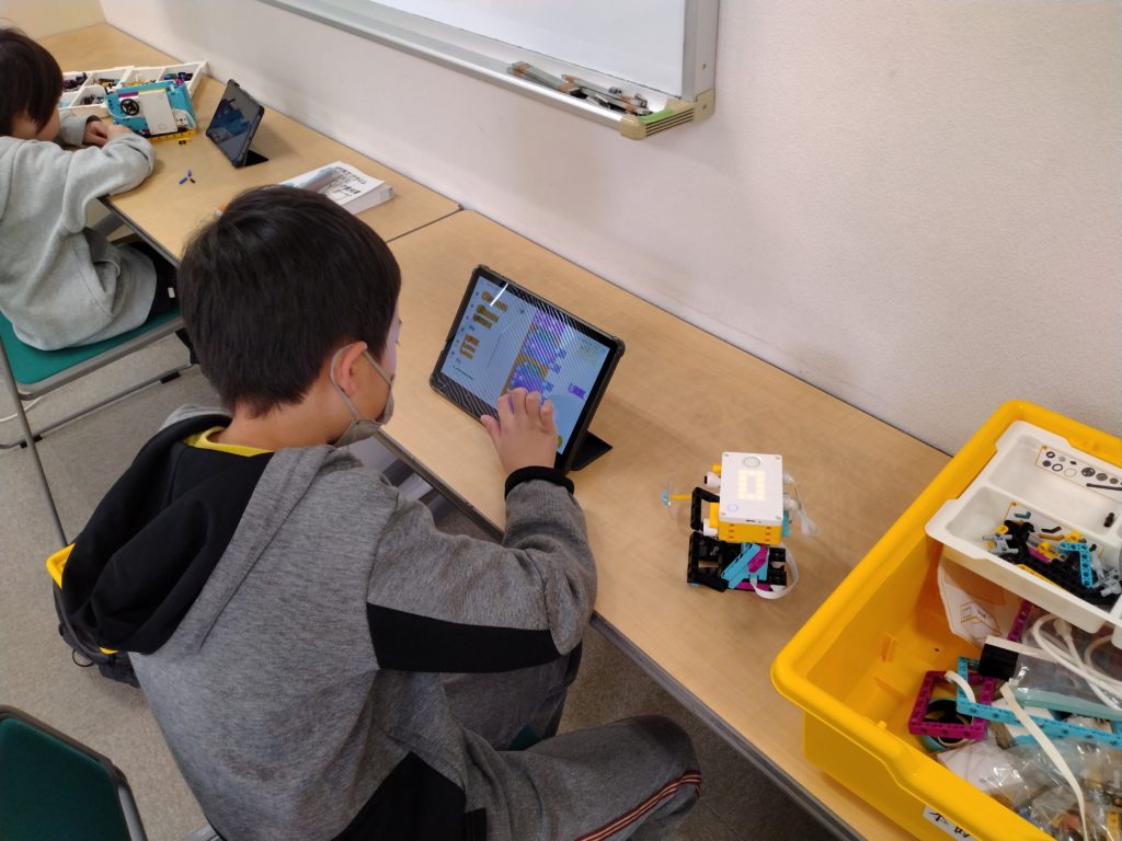 プログラミング教室レッスンの様子