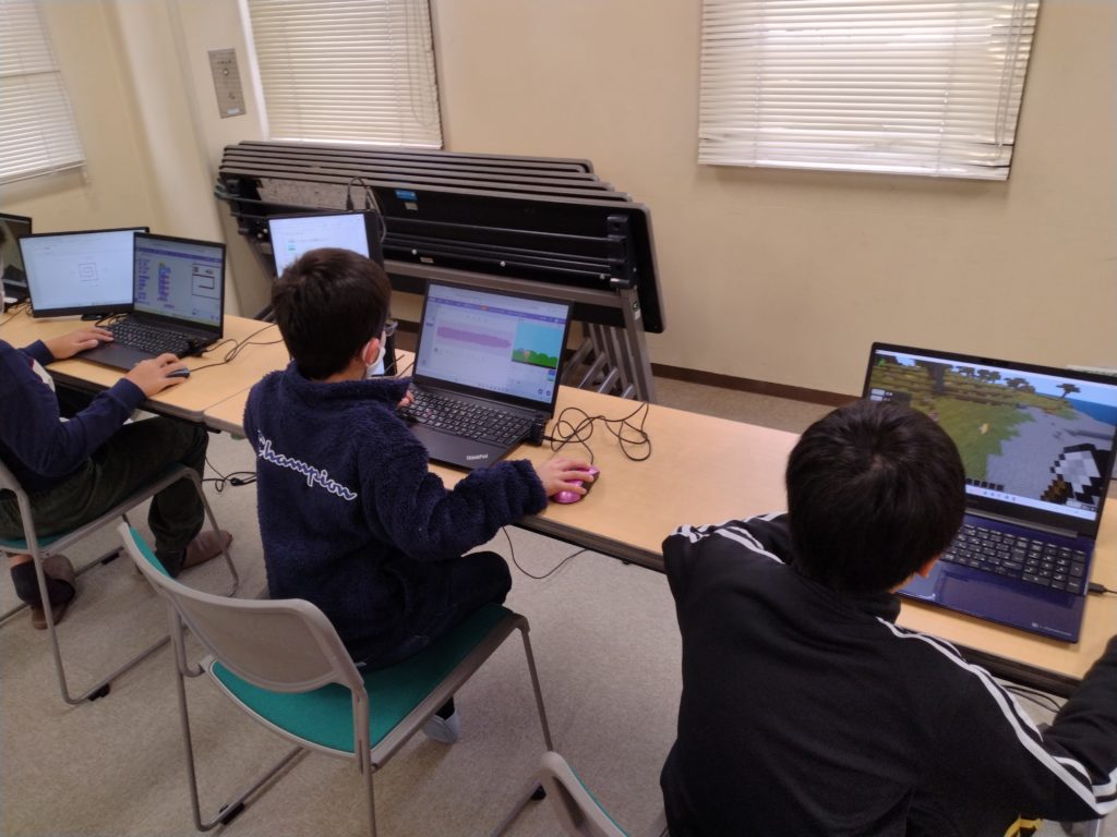 プログラミング教室レッスンの様子