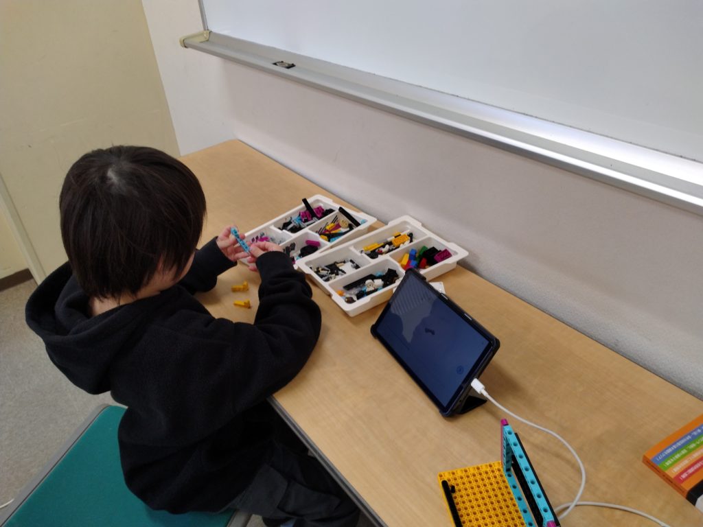 プログラミング教室レッスンの様子