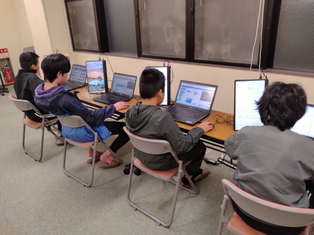プログラミング教室レッスンの様子