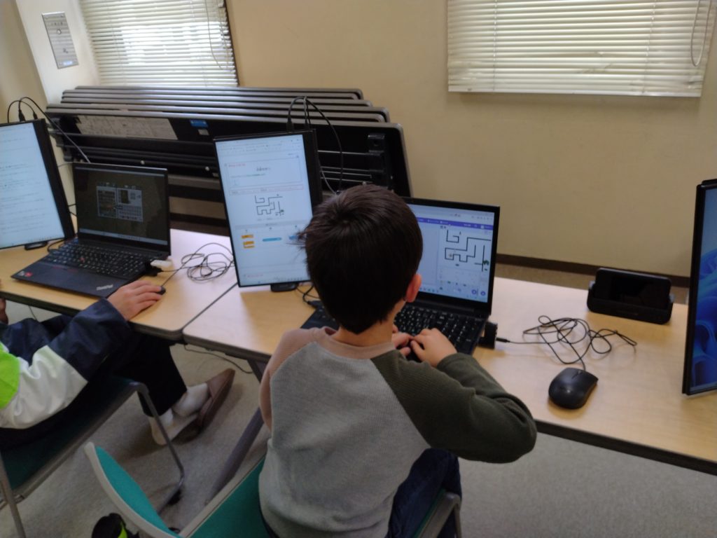プログラミング教室レッスンの様子