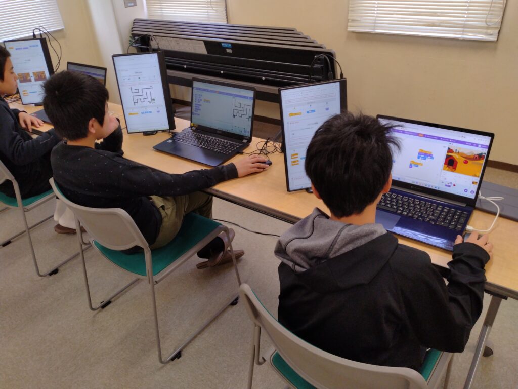 プログラミング教室レッスンの様子