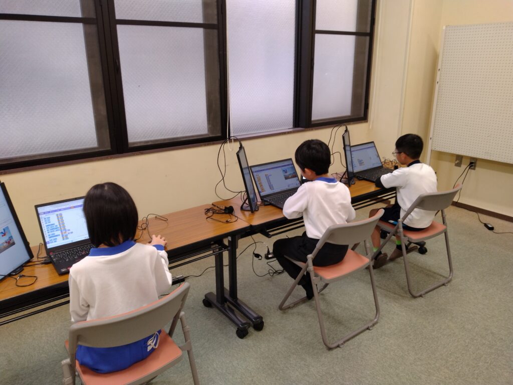 プログラミング教室レッスンの様子