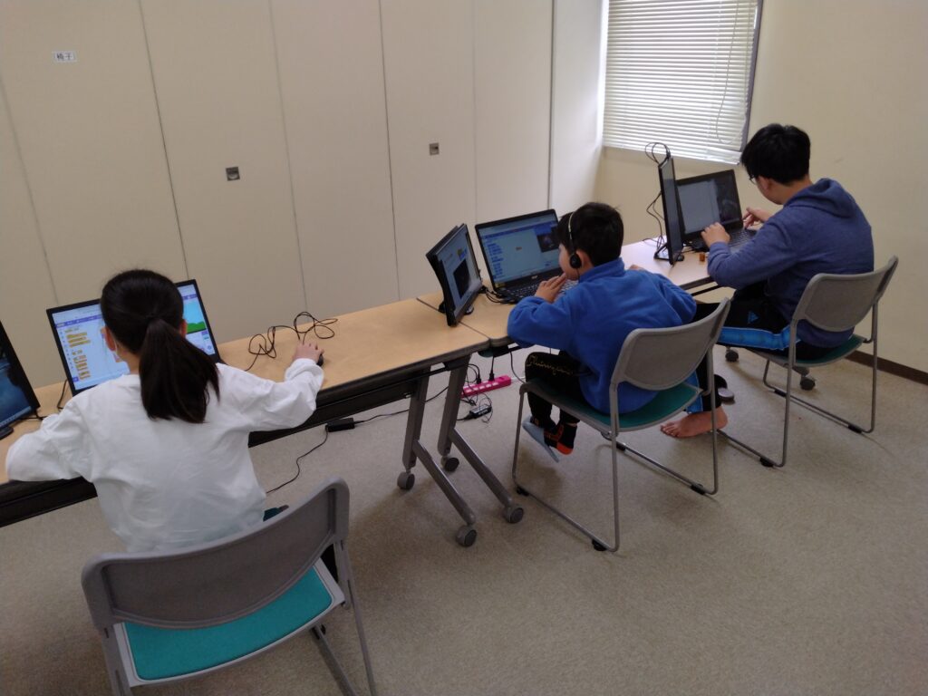 プログラミング教室レッスンの様子